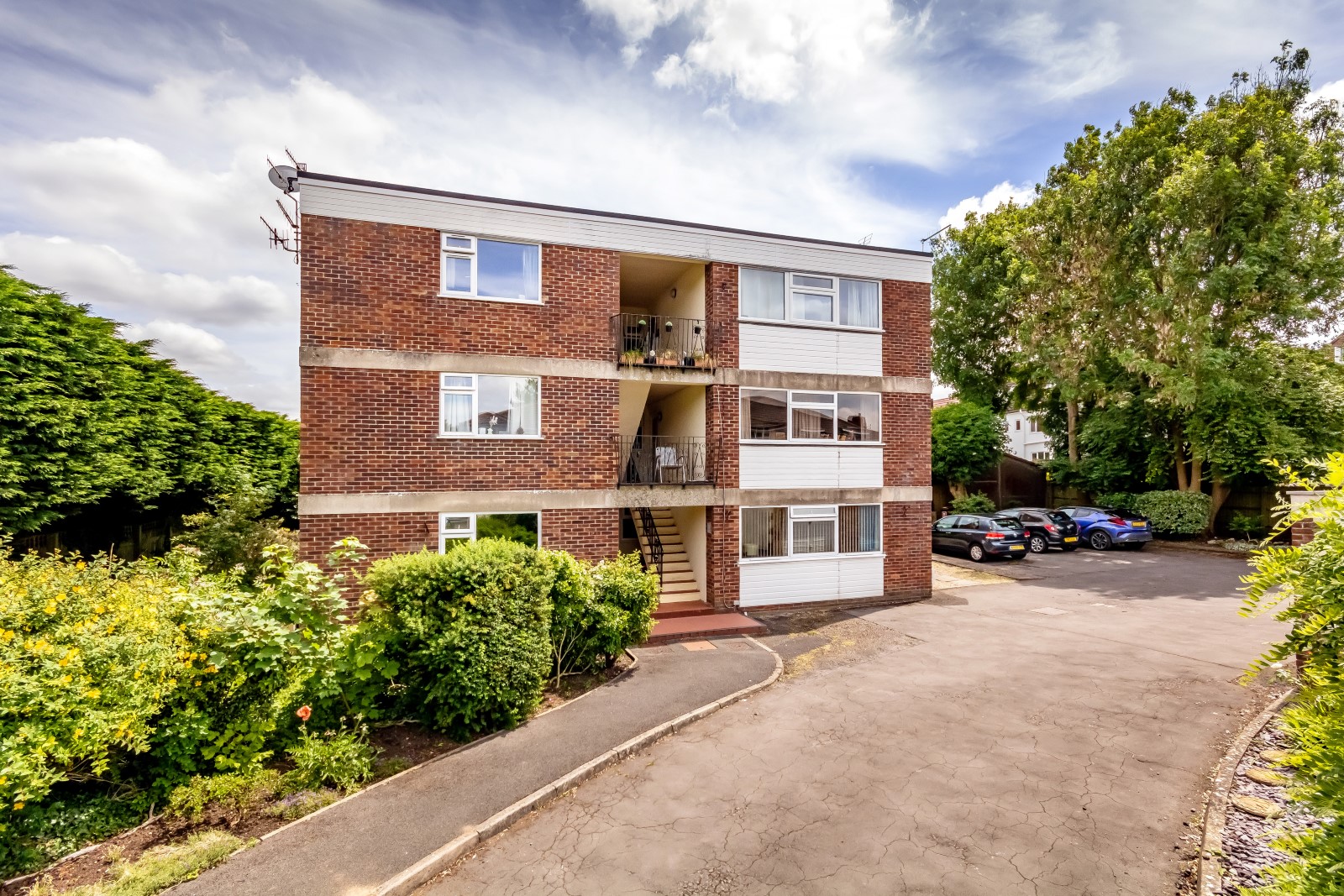 Henleaze Road | Henleaze » Richard Harding Estate Agents in Bristol